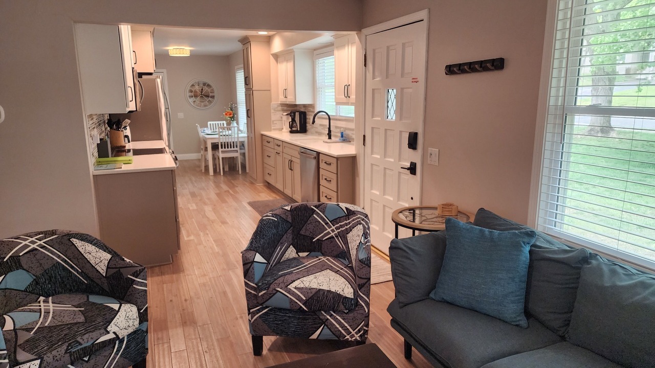 Photo of Livingroom in Merriam