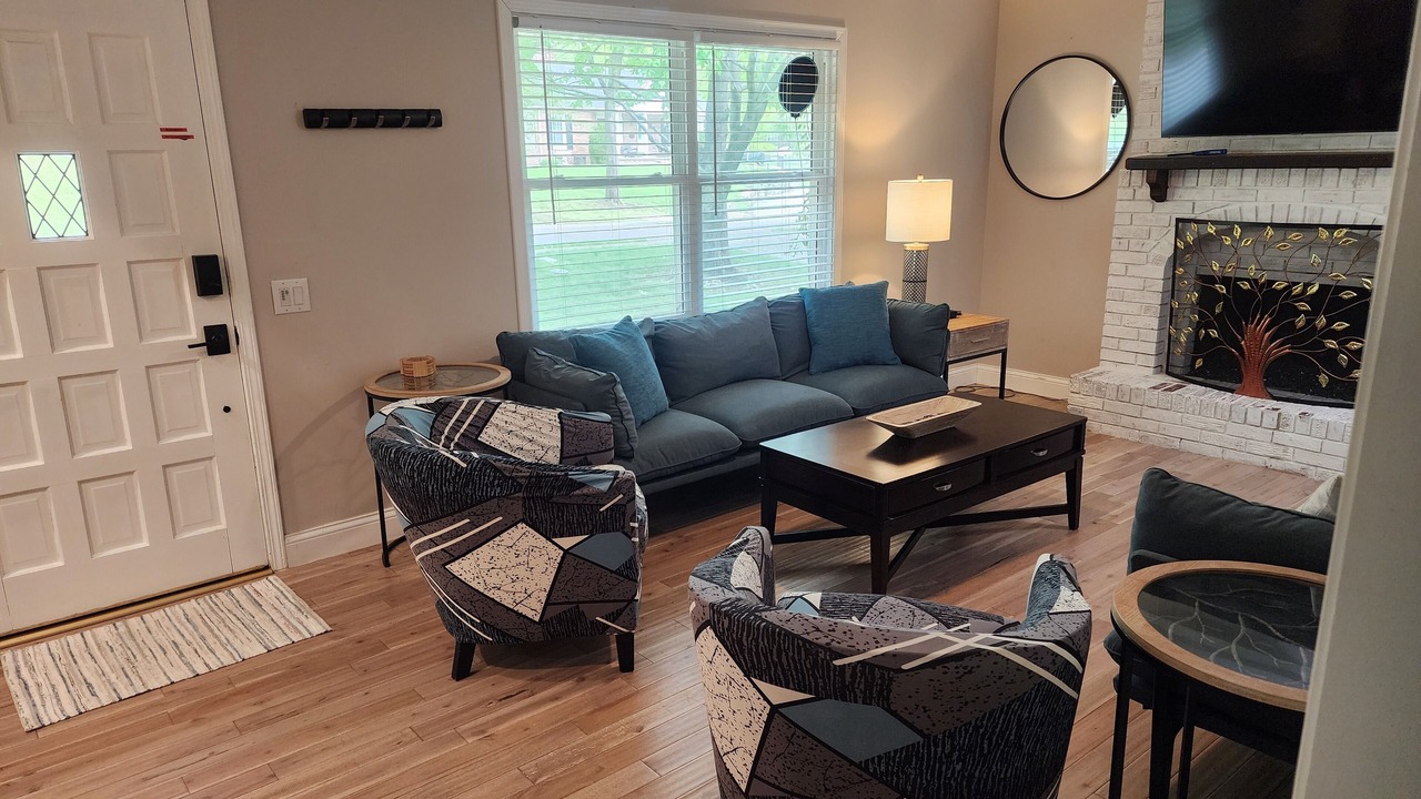 Photo of Livingroom in Merriam