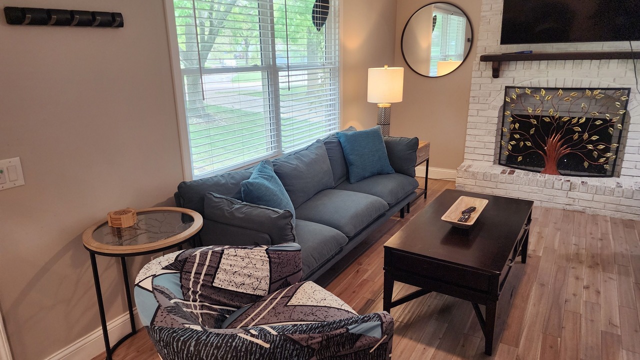 Photo of Livingroom in Merriam
