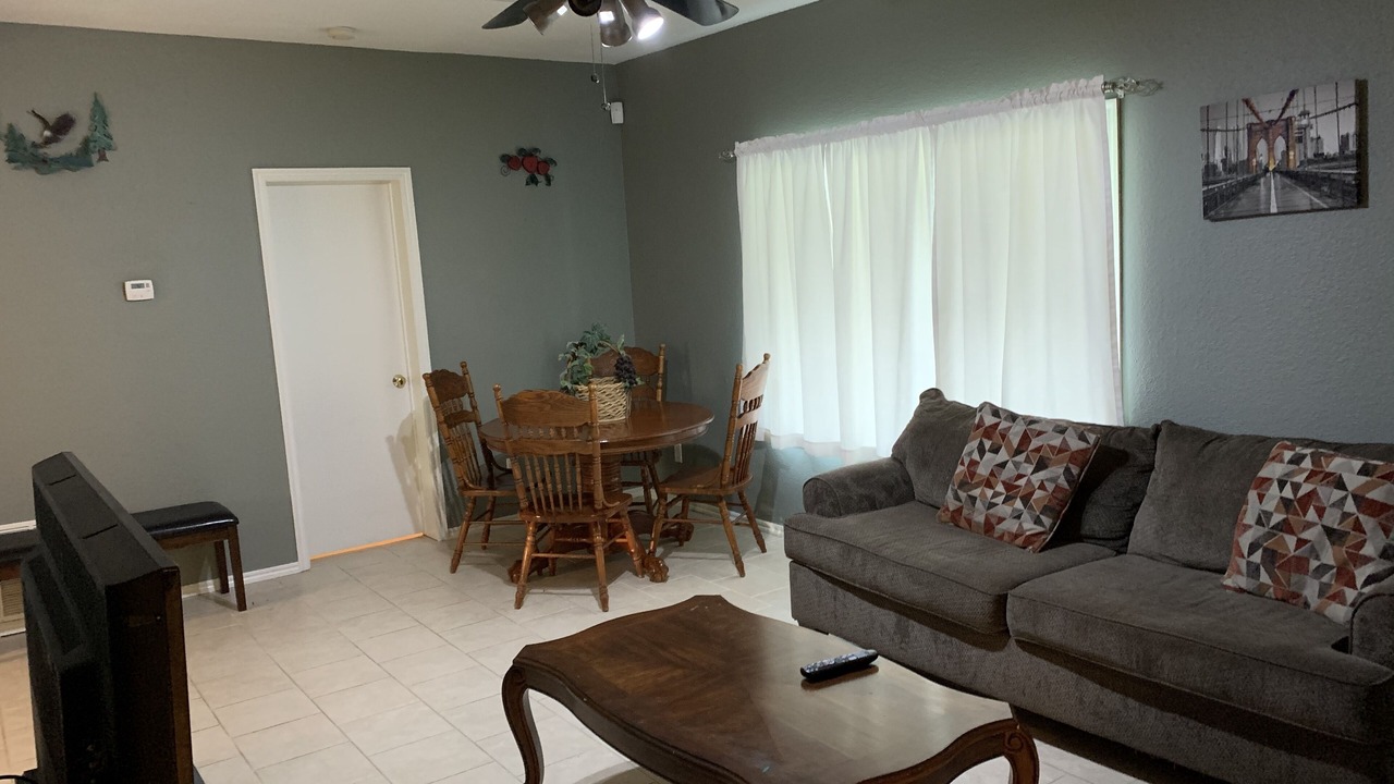 Photo of Livingroom in Midwest City