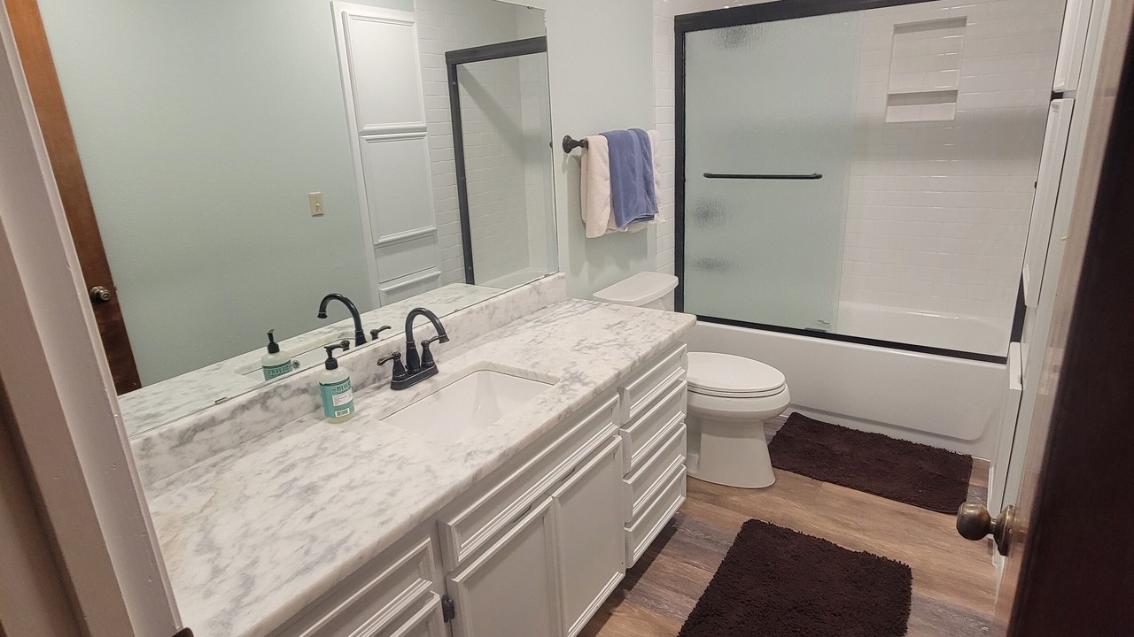 Photo of Bathroom in Utopia