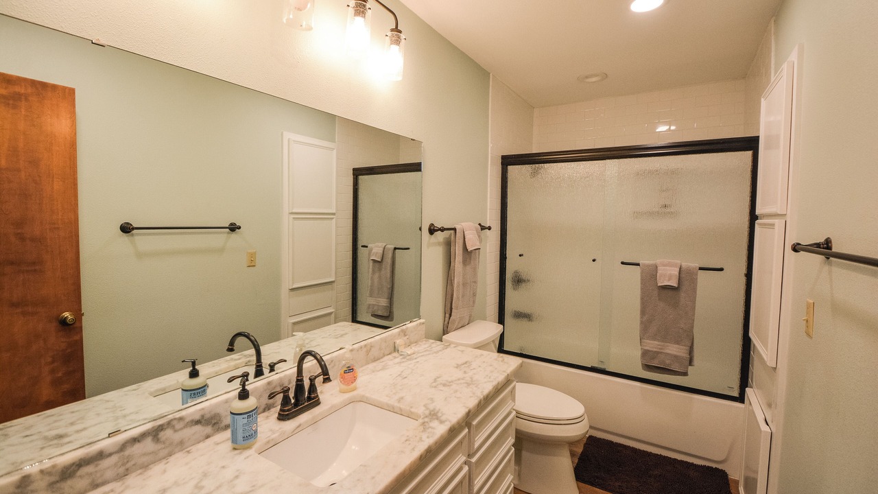 Photo of Bathroom in Utopia