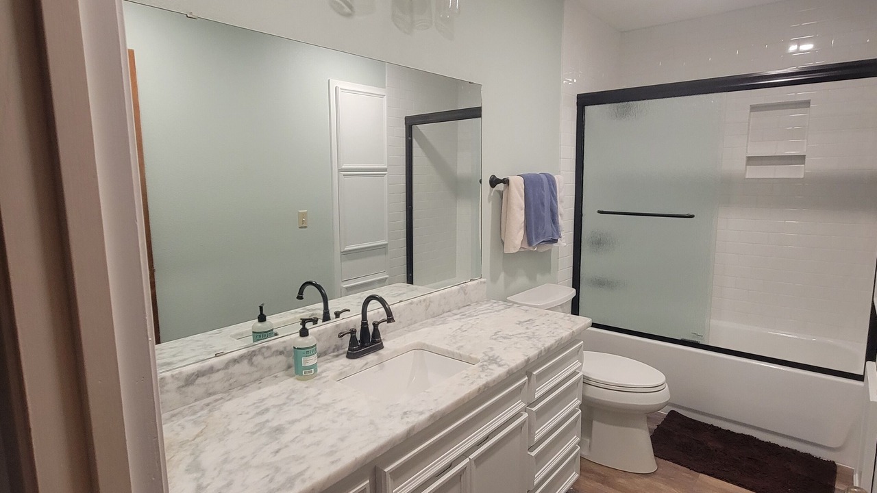 Photo of Bathroom in Utopia