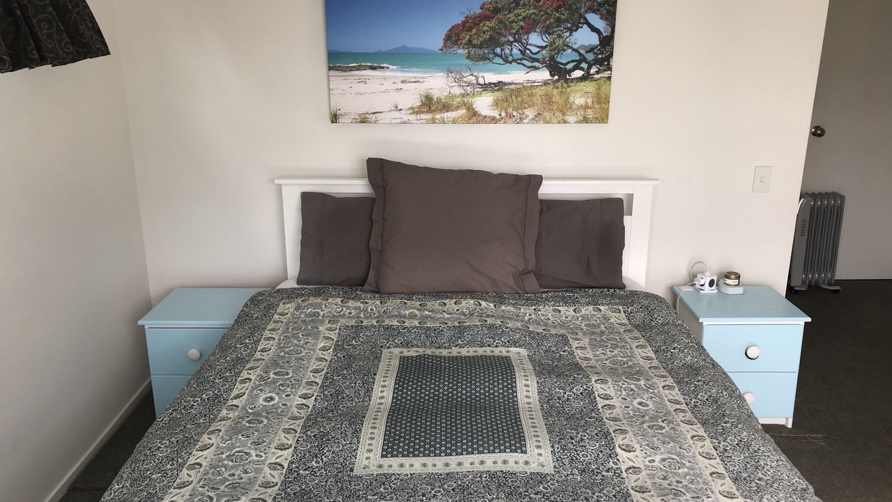 Photo of Bedroom in Langs Beach