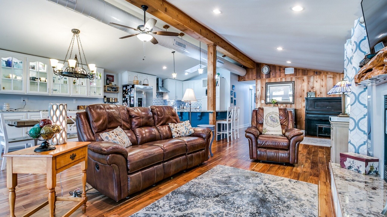 Photo of Livingroom in Granite Shoals