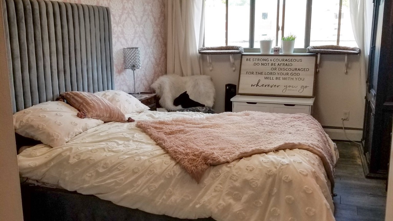 Photo of Bedroom in Linden Hills
