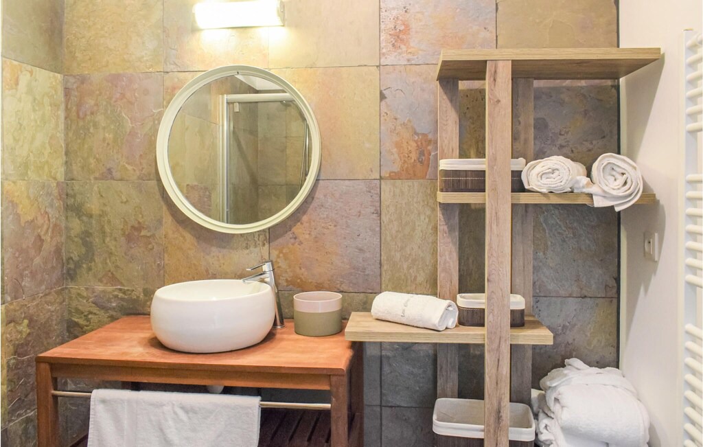 Photo of Bathroom in Luneray