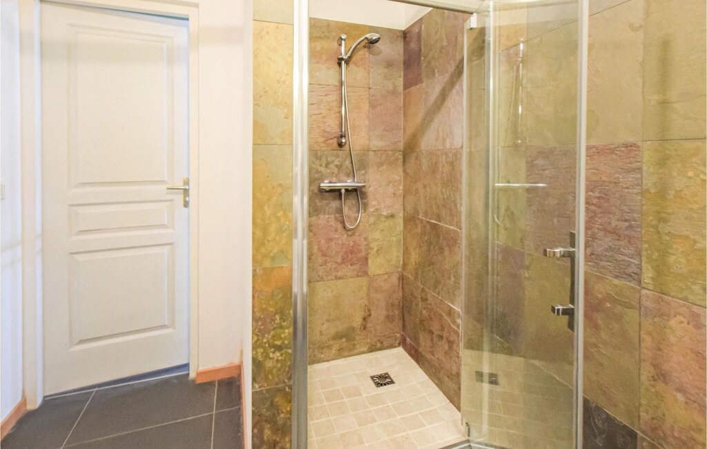 Photo of Bathroom in Luneray