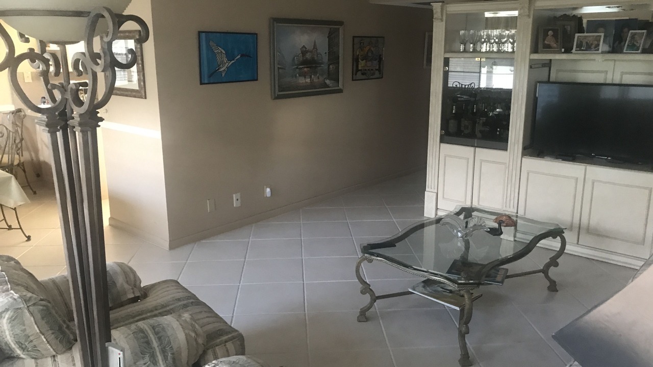 Photo of Livingroom in Century Village