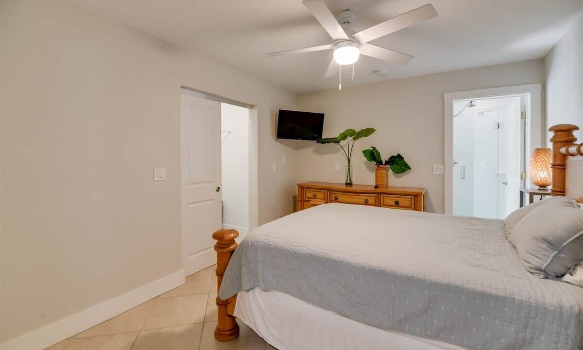 Photo of Bedroom in Big Pine Key