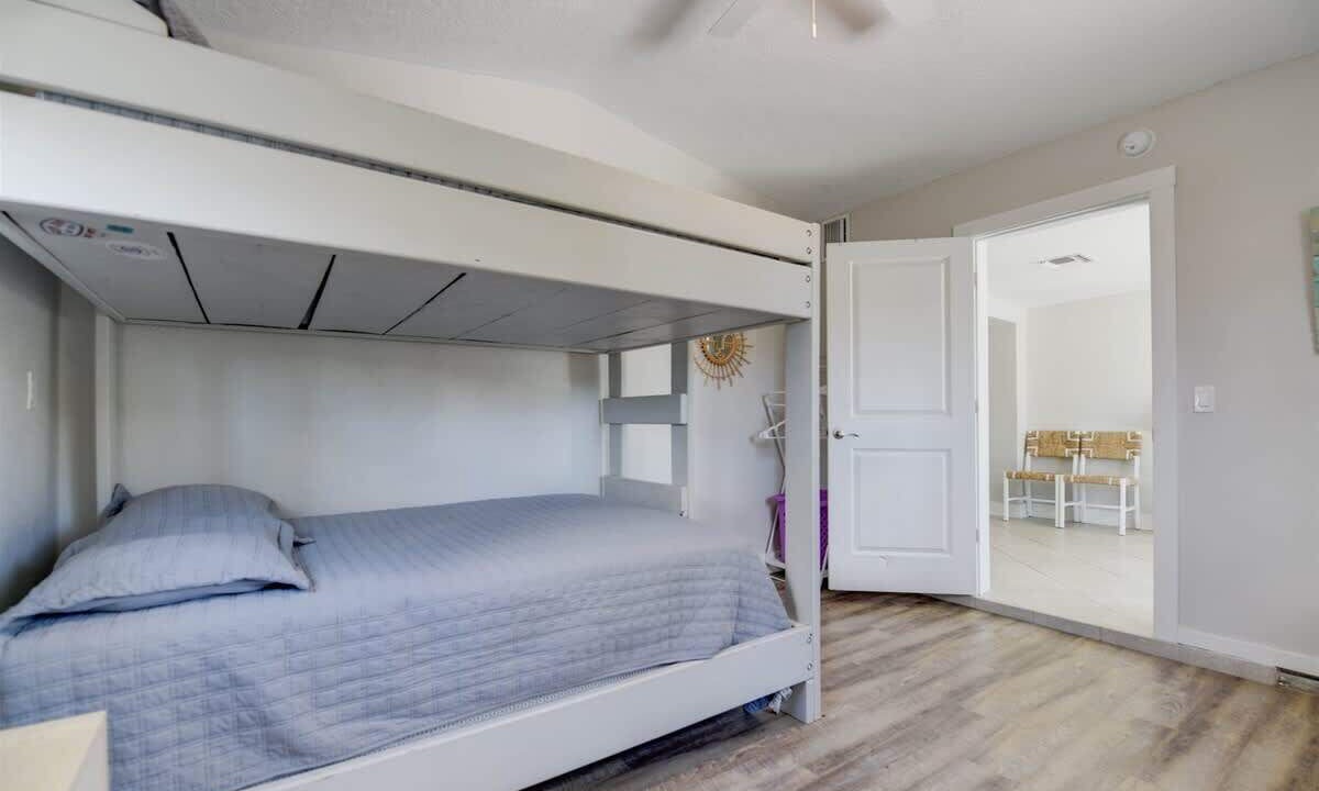 Photo of Bedroom in Big Pine Key