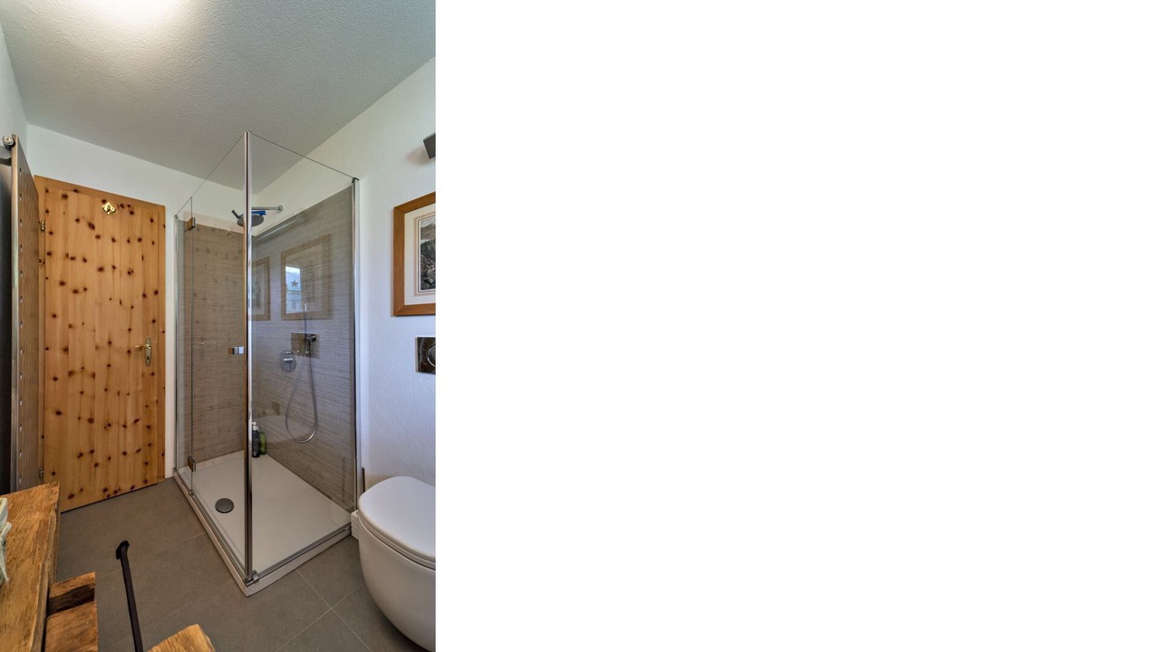 Photo of Bathroom in Zuoz