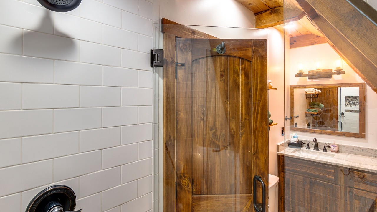 Photo of Bathroom in Maggie Valley
