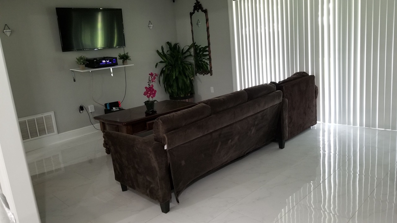 Photo of Livingroom in Broadmoor