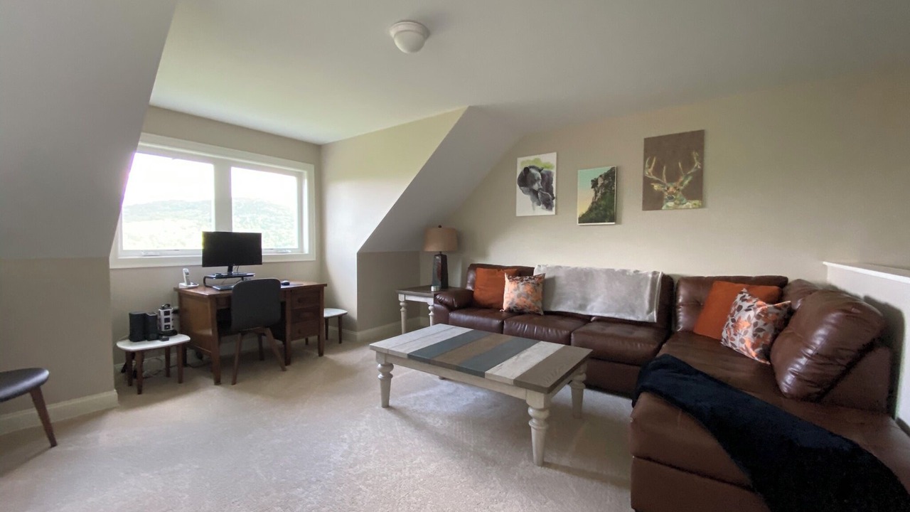 Photo of Livingroom in Thornton