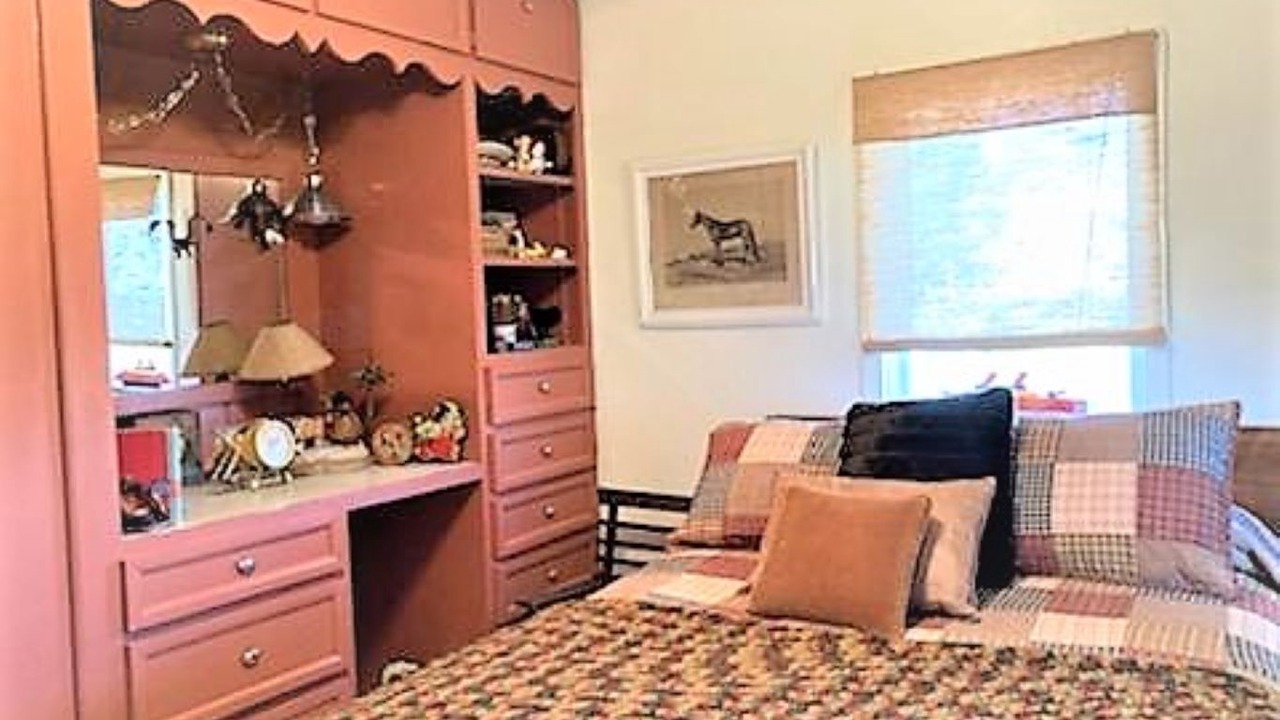 Photo of Bedroom in Fayette County