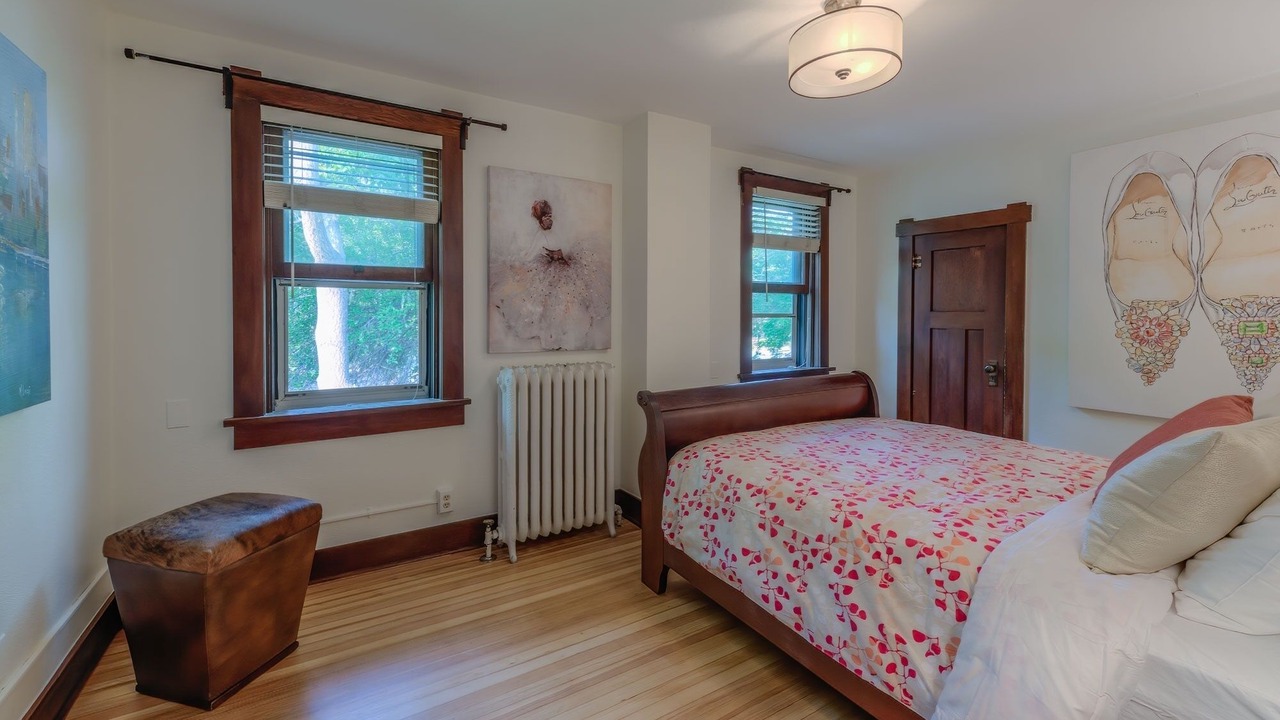 Photo of Bedroom in Downtown
