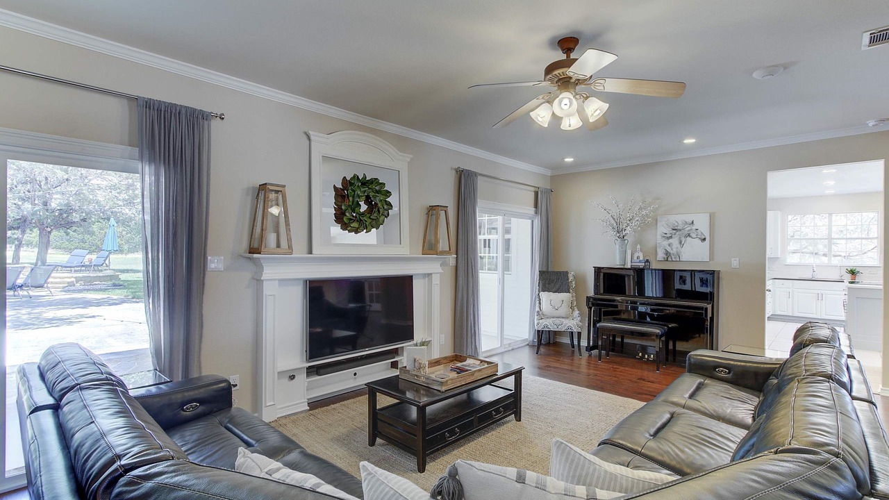 Photo of Livingroom in Brushy Creek
