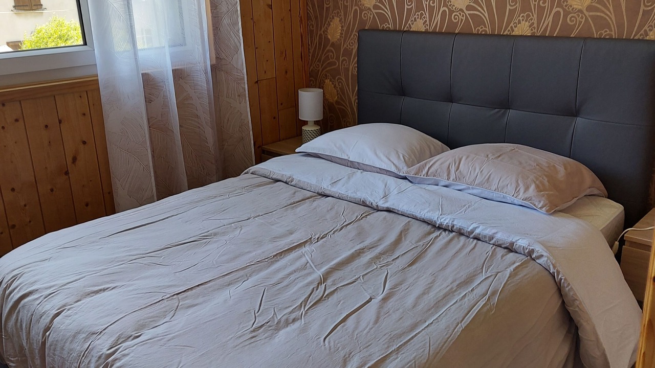 Photo of Bedroom in Sarrancolin