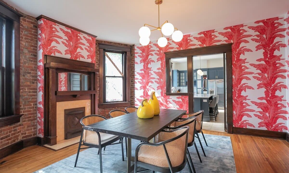 Photo of Livingroom in Hillsboro West End
