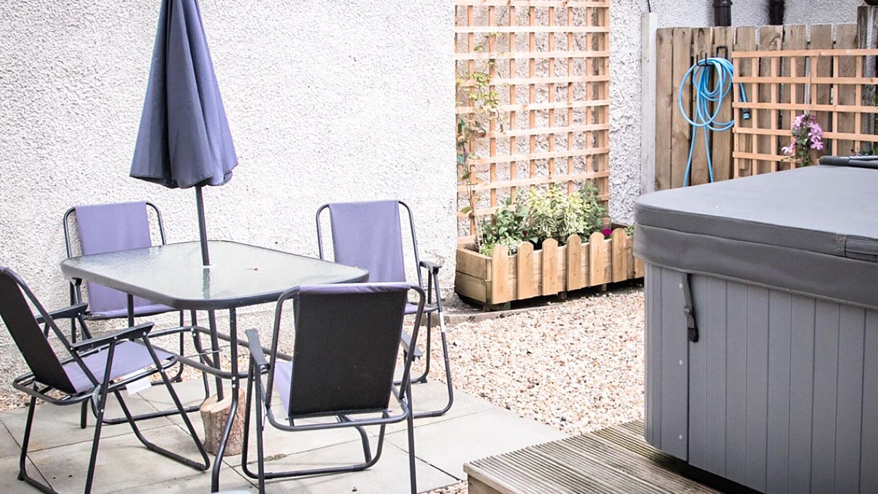 Photo of Others in Mauchline