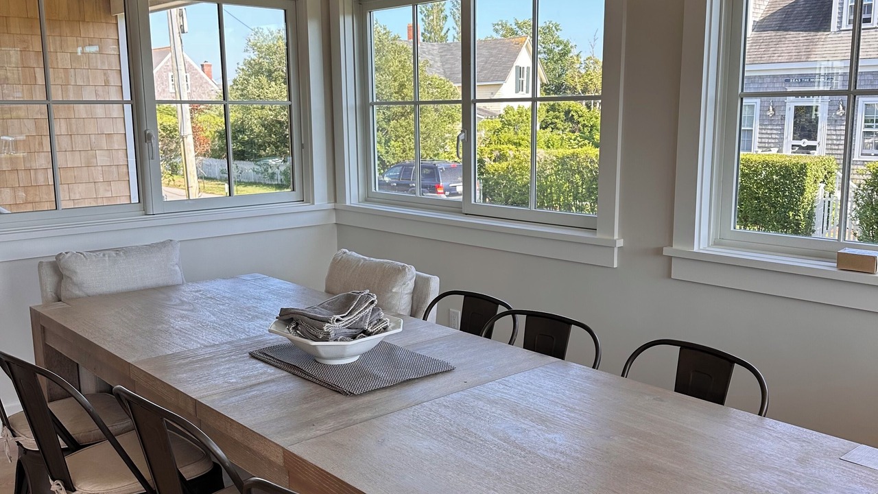 Photo of Livingroom in Brant Point