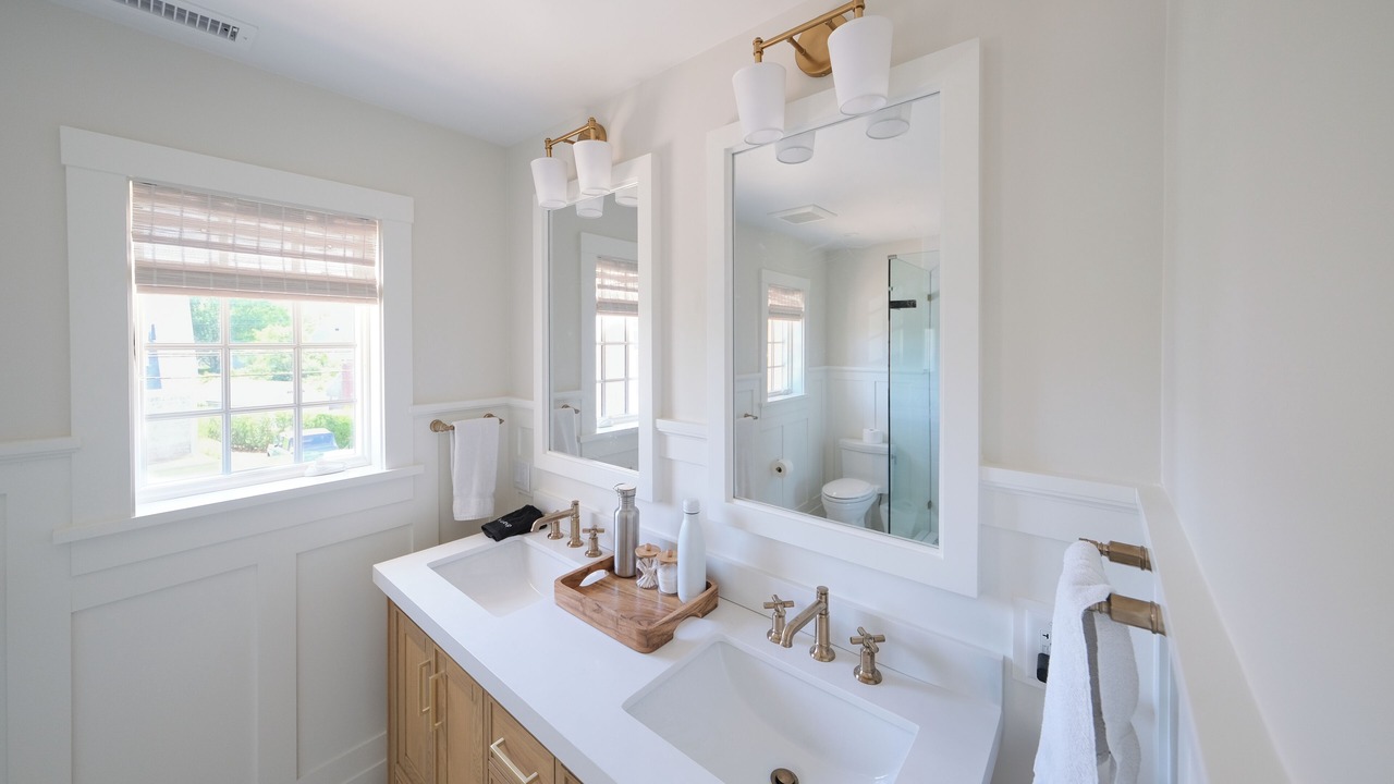 Photo of Bathroom in Brant Point