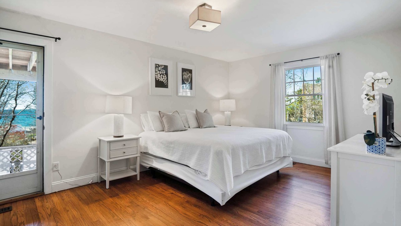 Photo of Others in Baiting Hollow