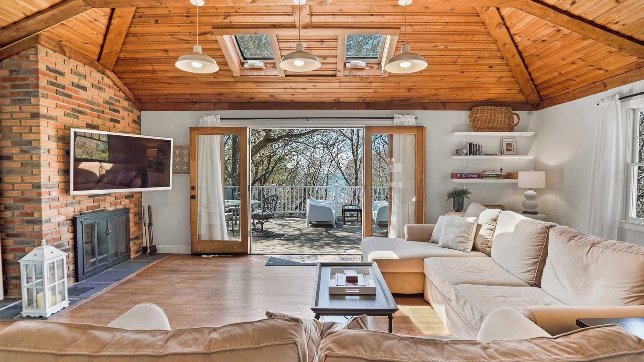 Photo of Others in Baiting Hollow