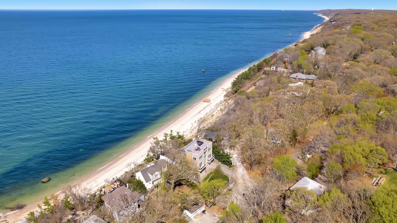 Photo of Others in Baiting Hollow