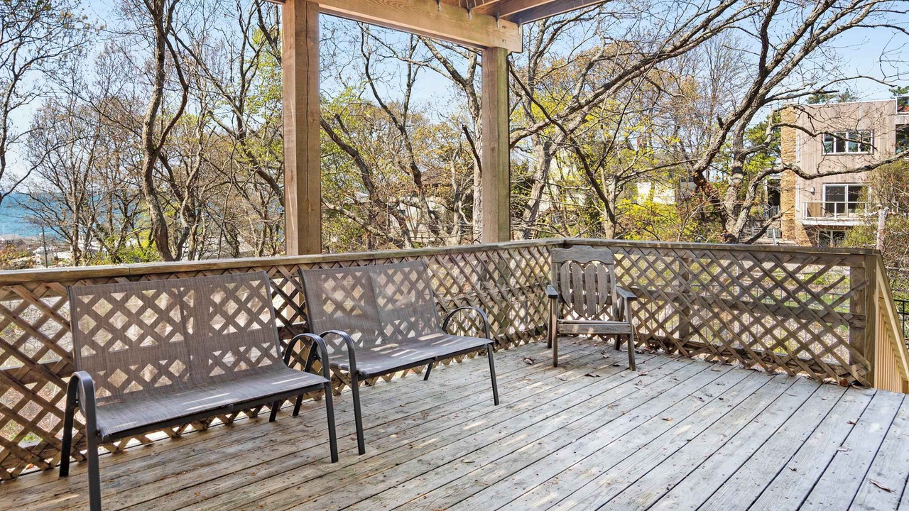 Photo of Others in Baiting Hollow