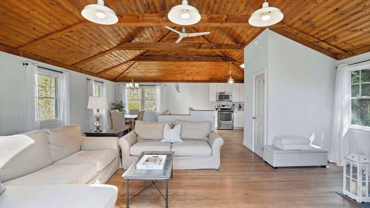 Photo of Others in Baiting Hollow