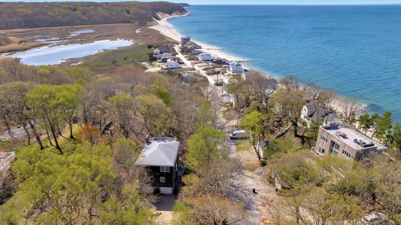 Photo of Others in Baiting Hollow