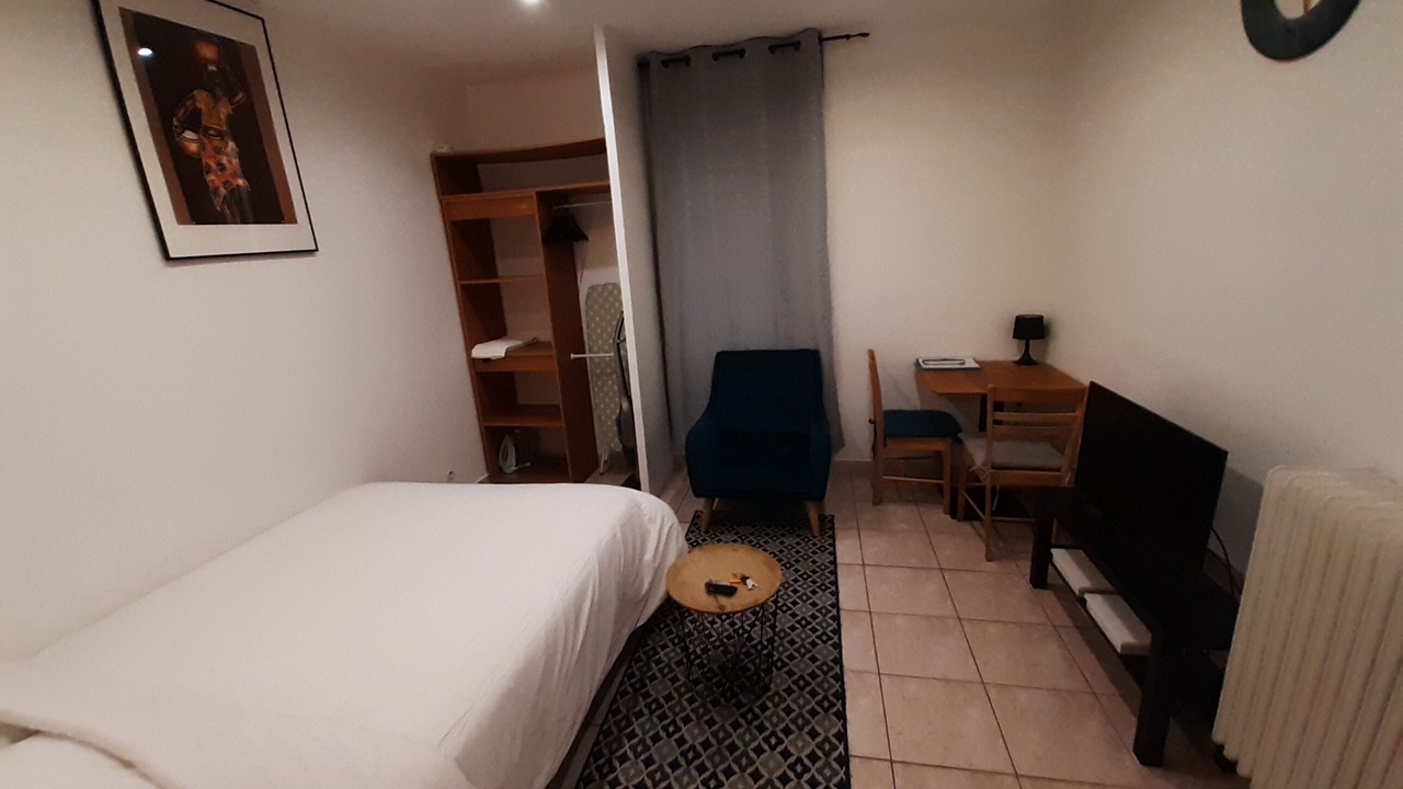 Photo of Bedroom in Clamart