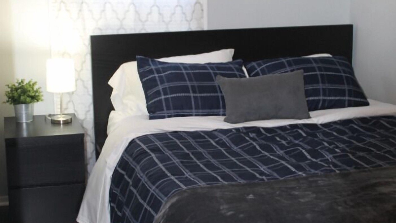 Photo of Bedroom in Hazel Park