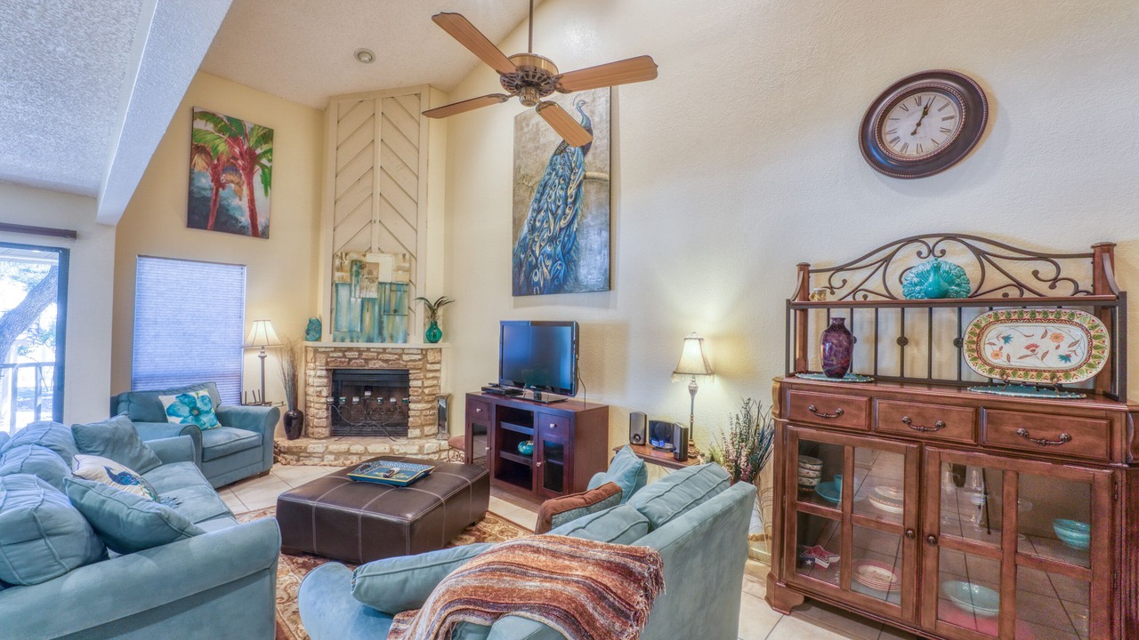 Photo of Livingroom in Horseshoe Bay