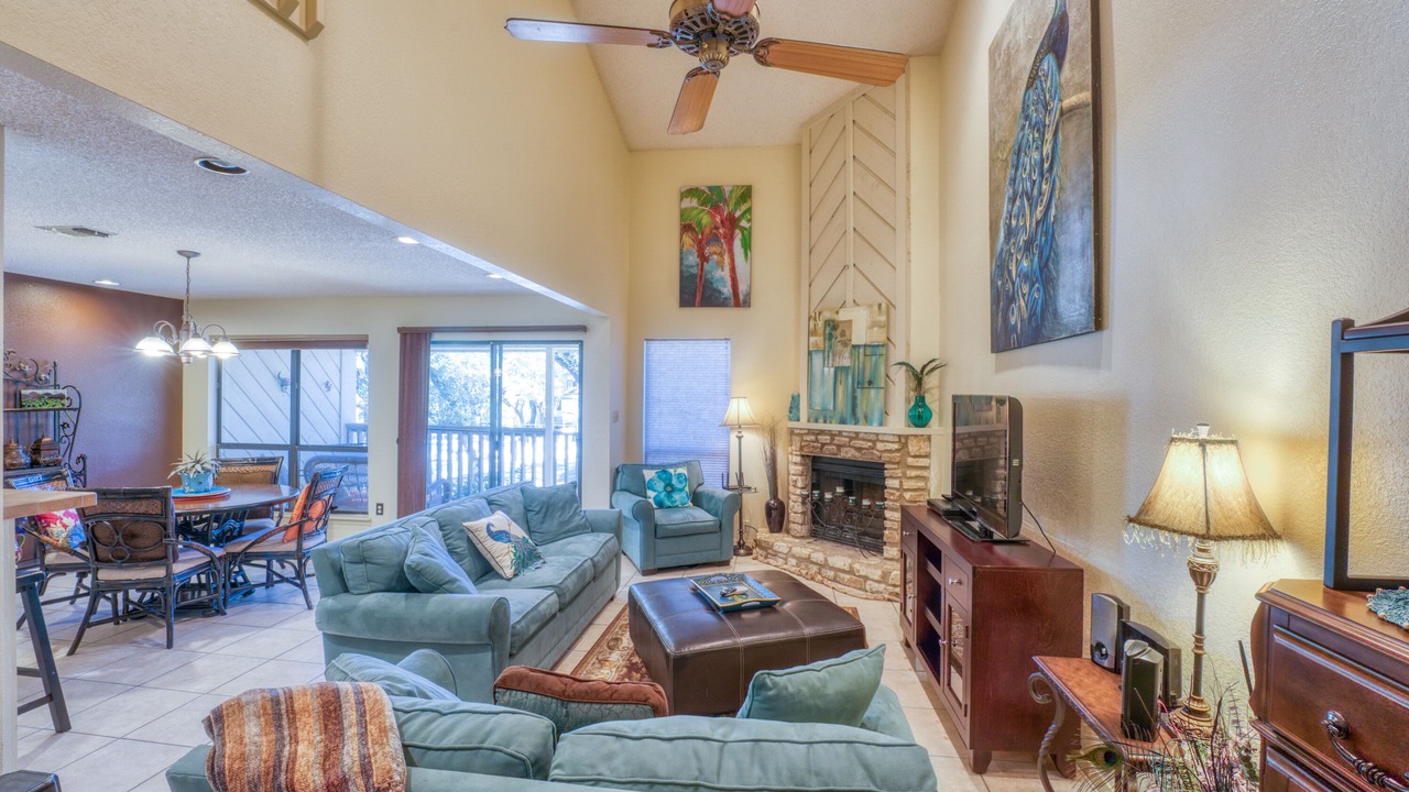 Photo of Livingroom in Horseshoe Bay