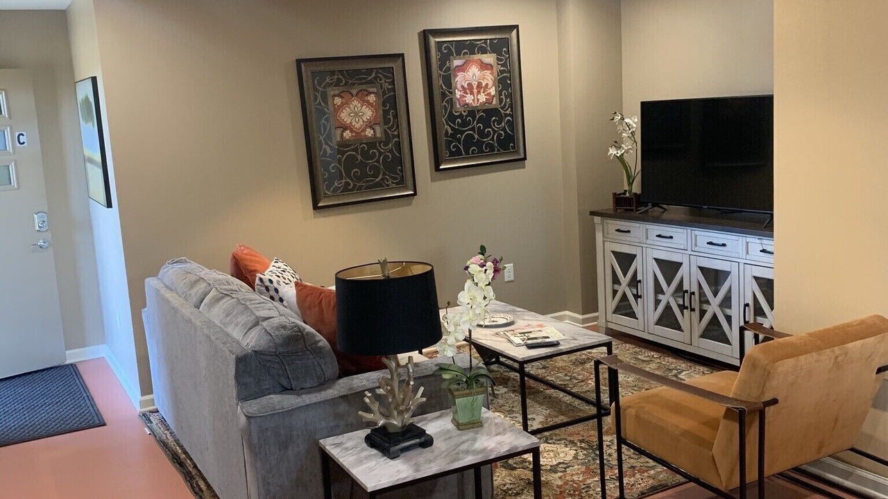 Photo of Livingroom in Capital View