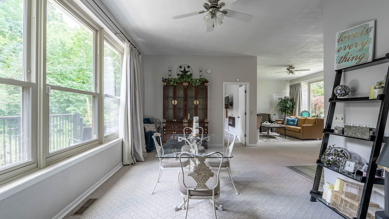 Photo of Livingroom in East Moline
