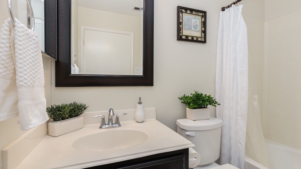 Photo of Bathroom in FM 1960