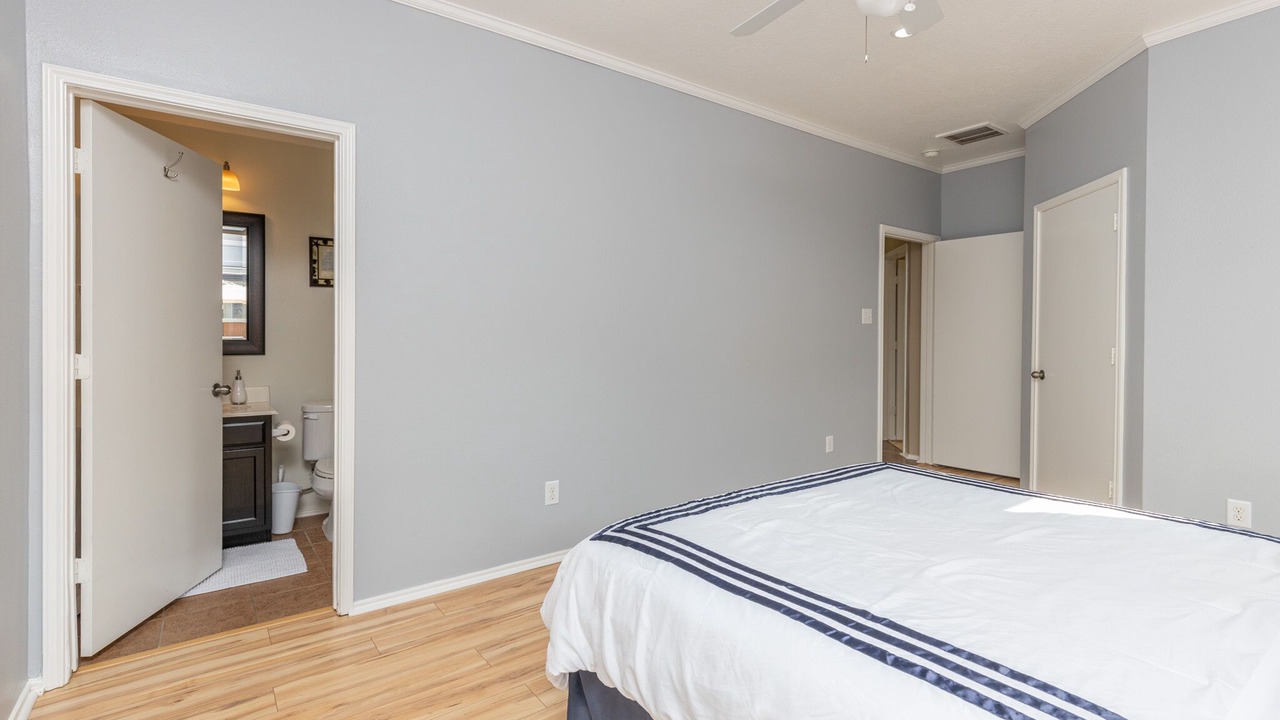 Photo of Bedroom in FM 1960