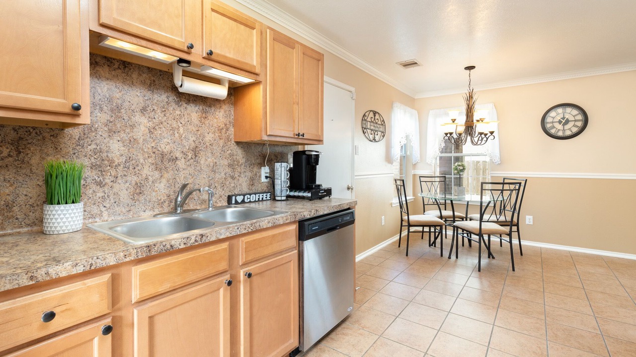 Photo of Kitchen in FM 1960