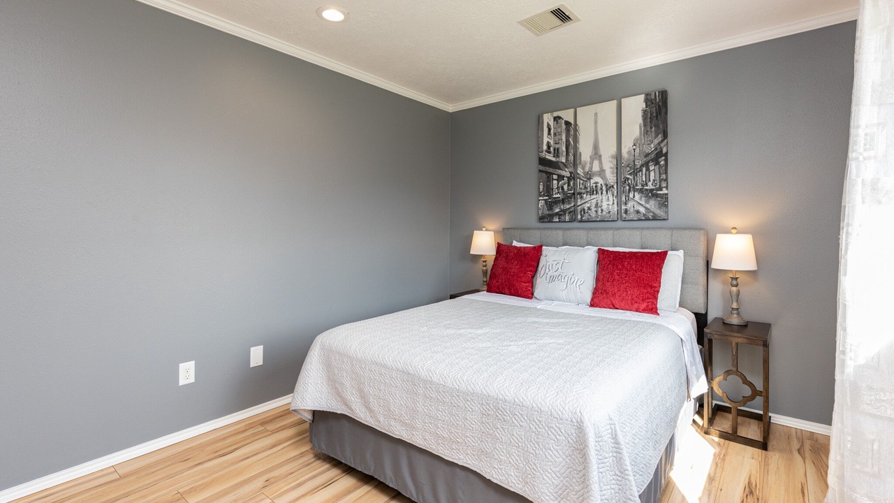 Photo of Bedroom in FM 1960
