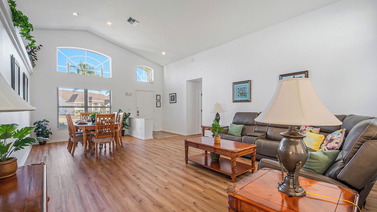 Photo of Livingroom in Lindfields