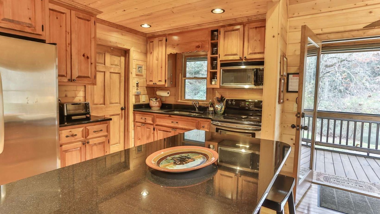 Photo of Kitchen in Mineral Bluff