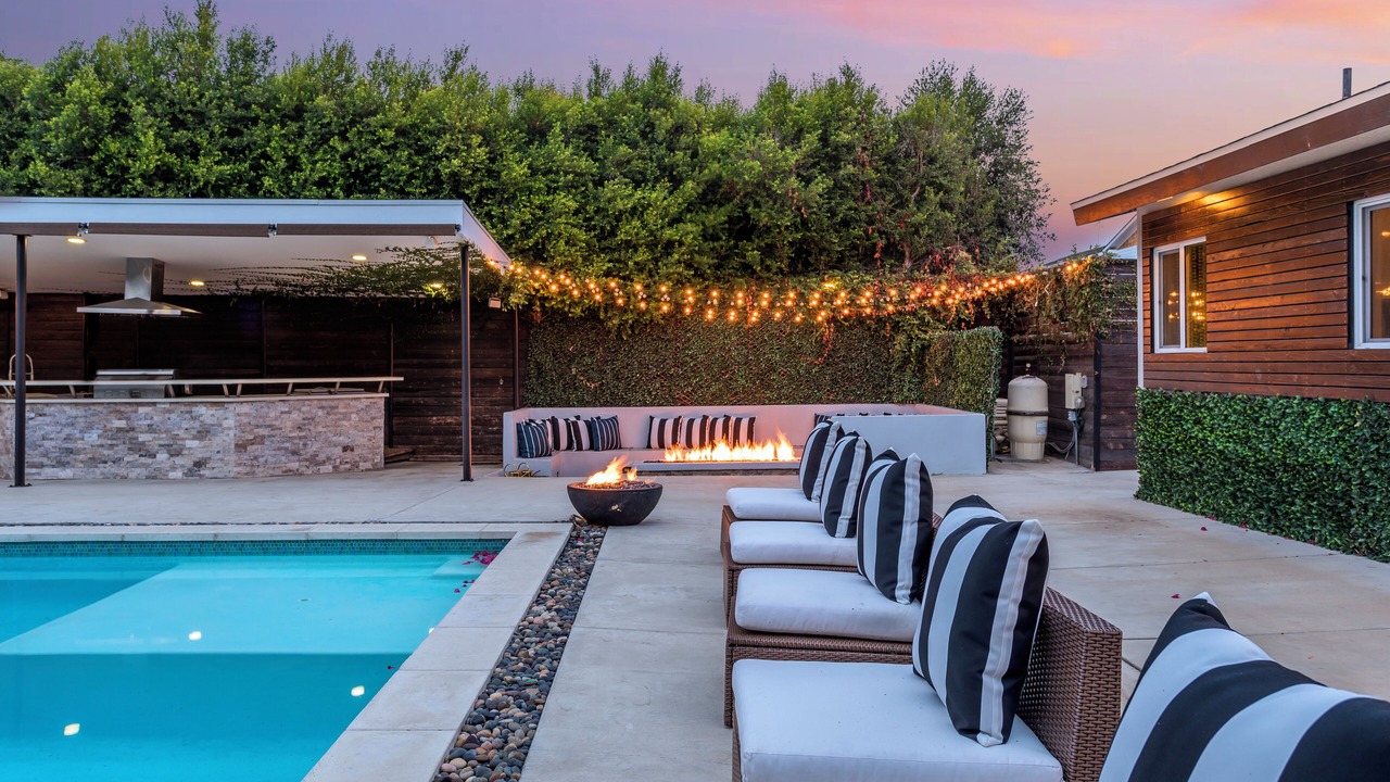 Photo of Outdoor in Valley Village