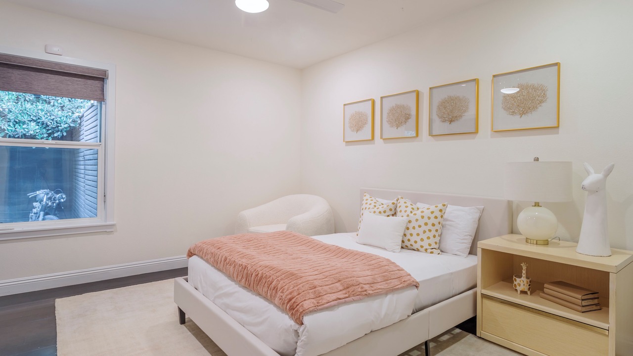 Photo of Bedroom in Valley Village