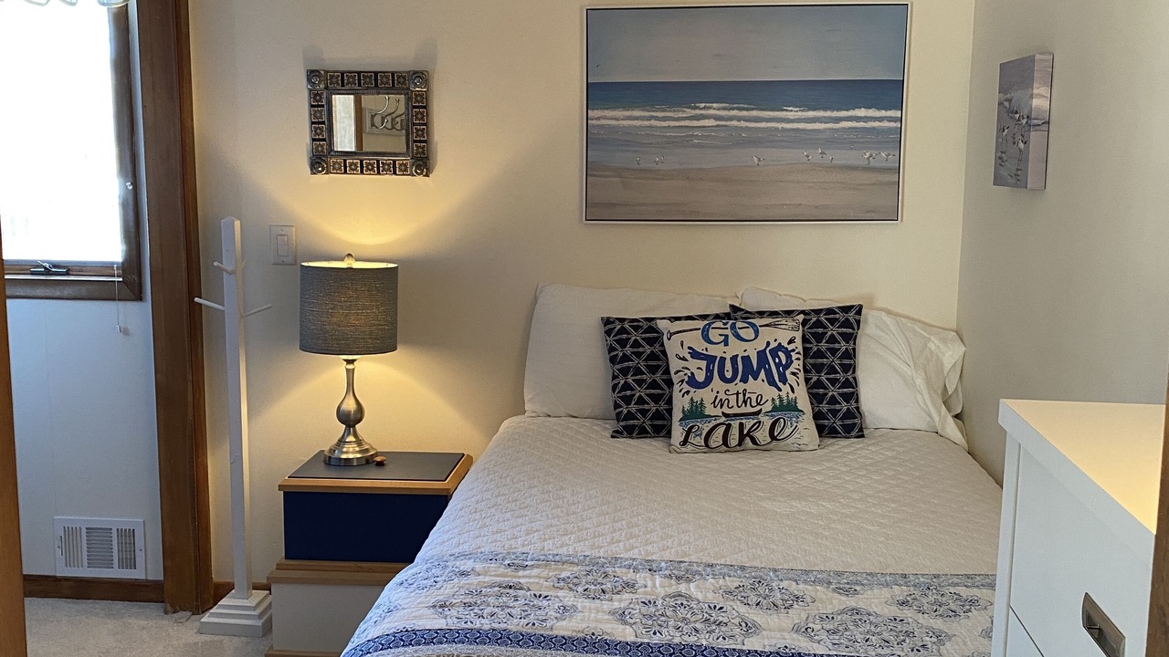 Photo of Bedroom in Seneca Falls