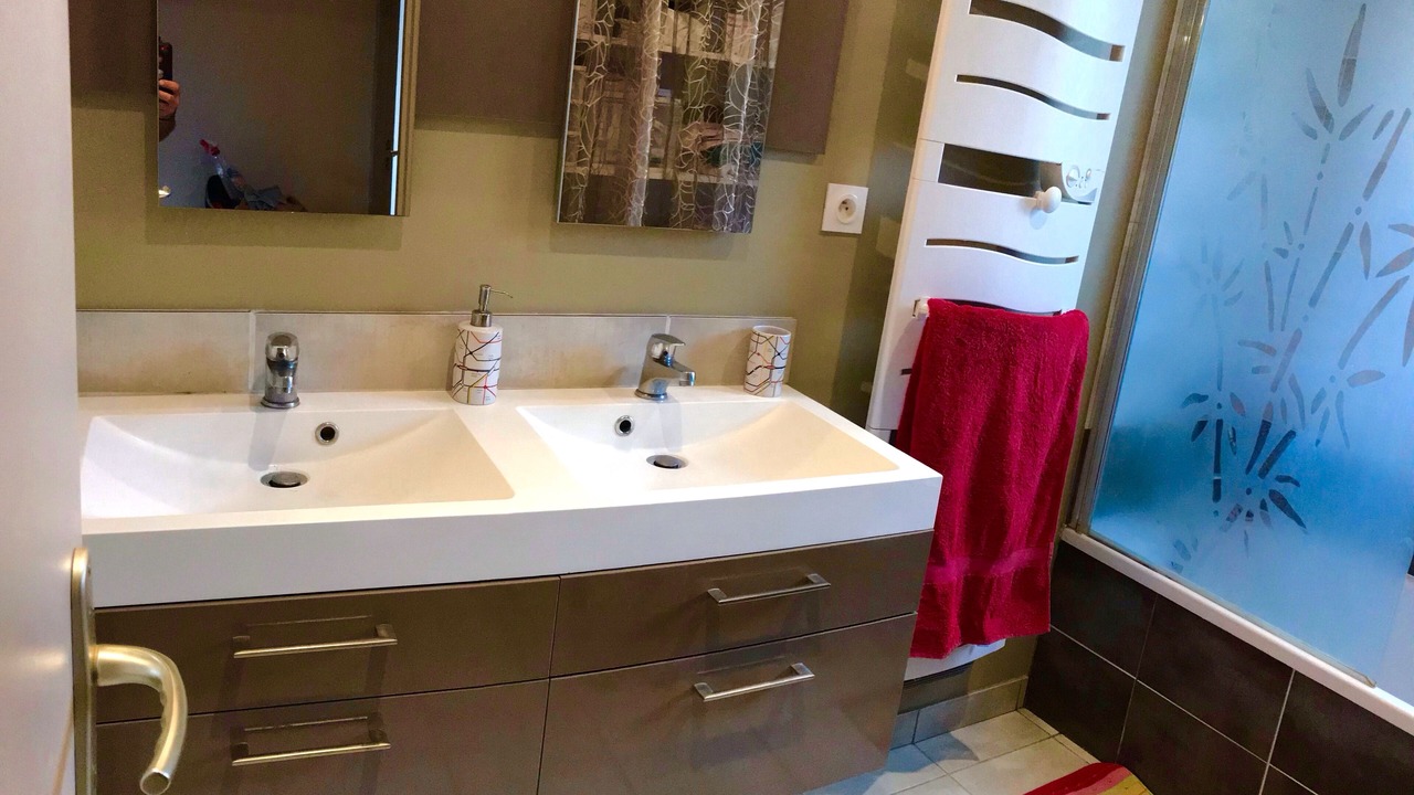 Photo of Bathroom in Orbeil