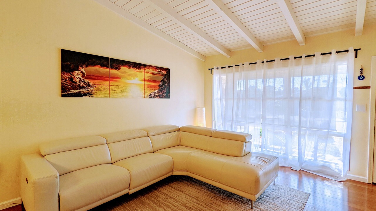 Photo of Livingroom in Serra Mesa